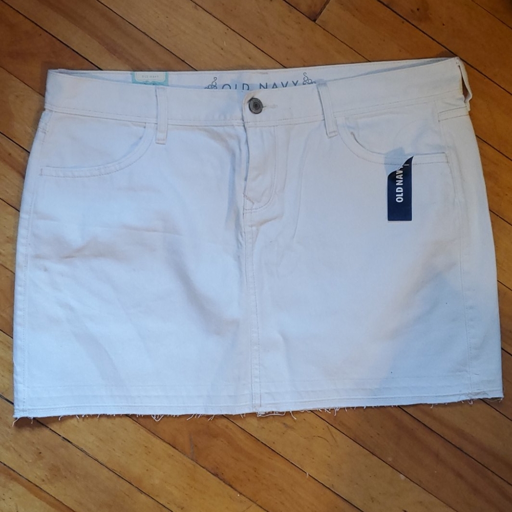 Old Navy white mini skirt